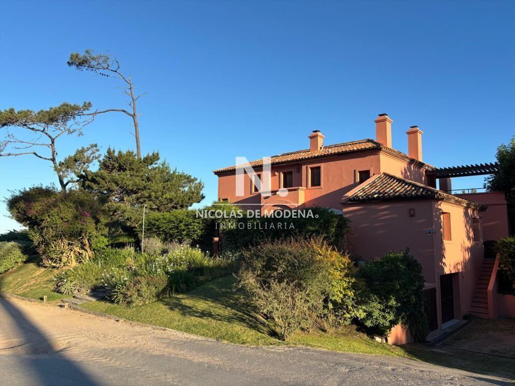 Casa en Montoya de 5 dormitorios