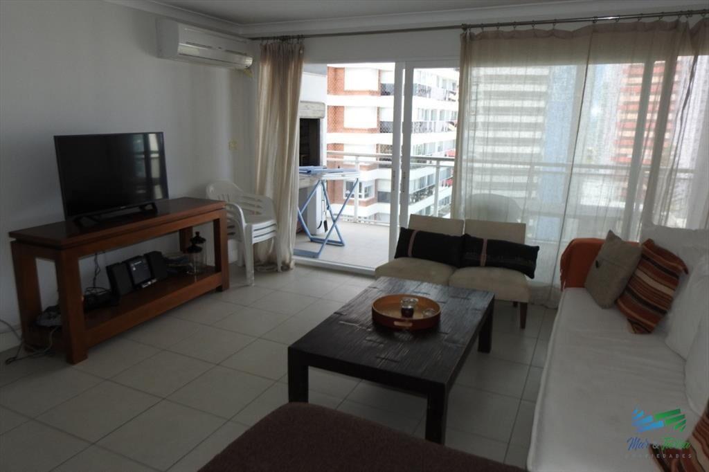 En venta apartamento 3 dormtirorios con propio,