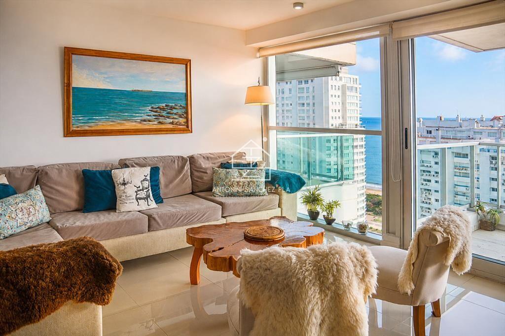 Departamento de 3 dormitorios en venta a pasos del mar. Gal