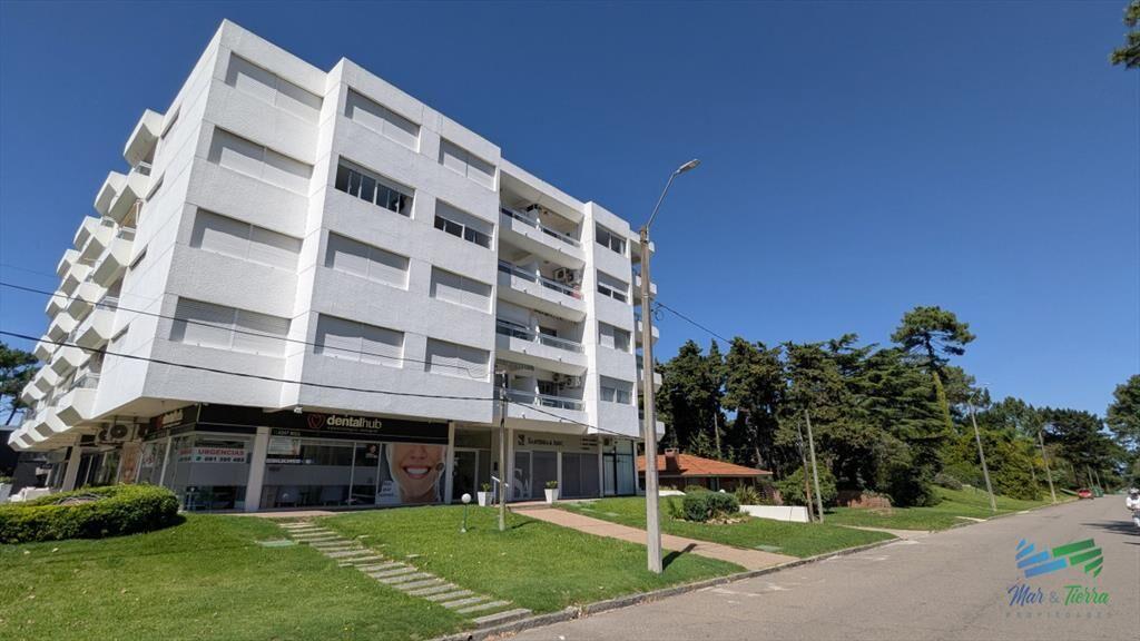 Venta de apartamento 2 dormitorios 2 baños sobre