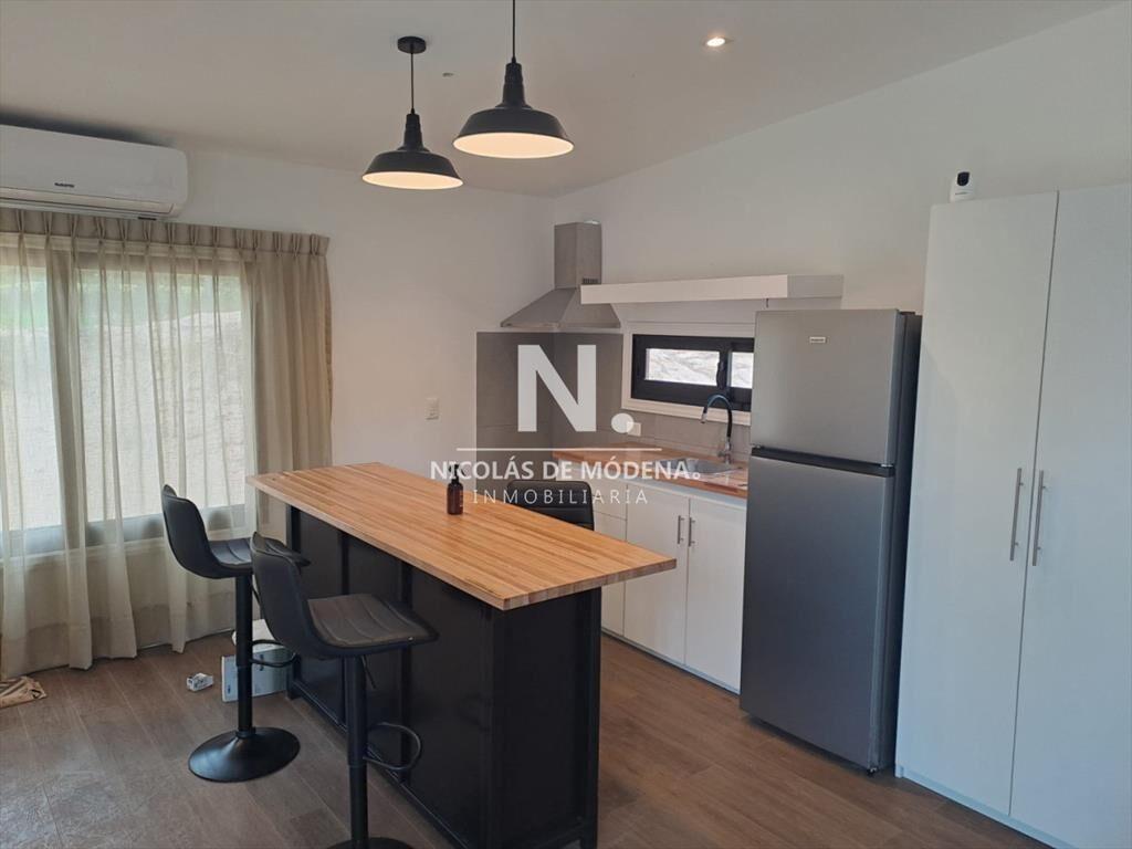 Casa de 1 dormitorio con un terreno amplio, en en
