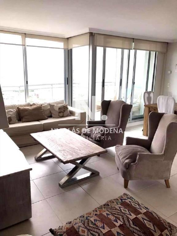 Vende apartamento de 2 dormitorios en Punta del