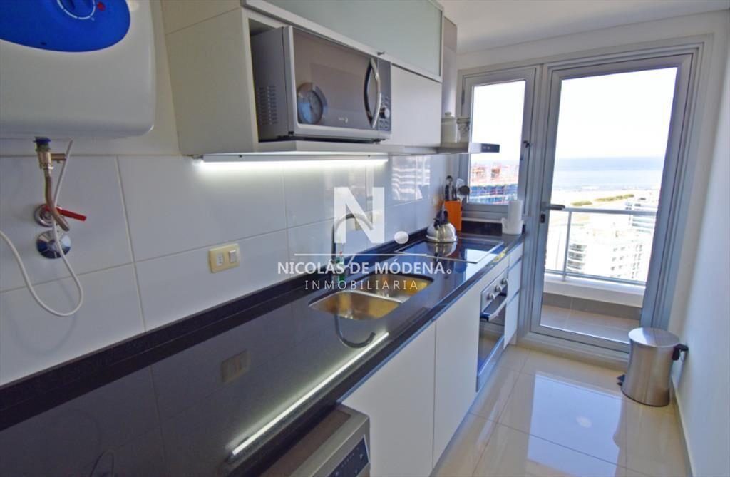 Vende apartamento de 2 dormitorios en Brava Punta