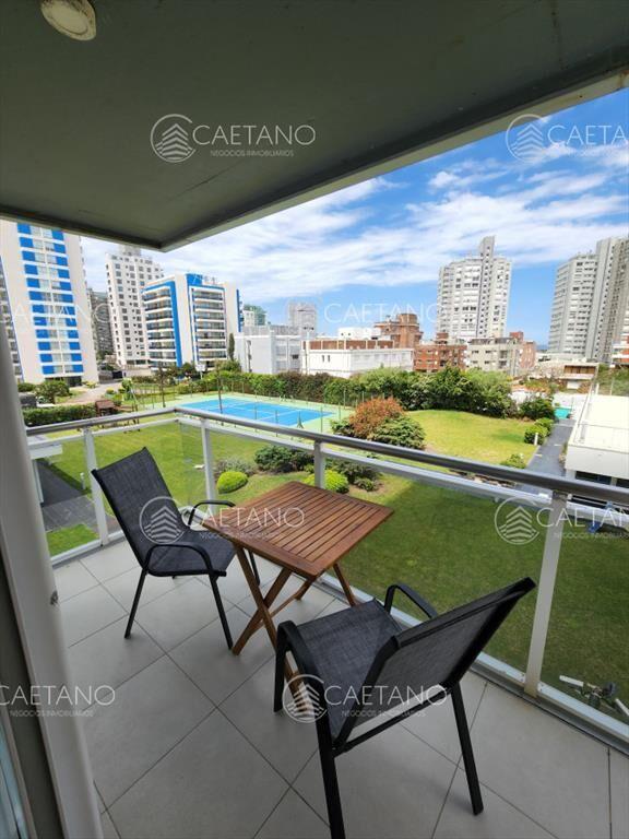 Alquiler temporal, apartamento 3 dormitorios, playa brava,
