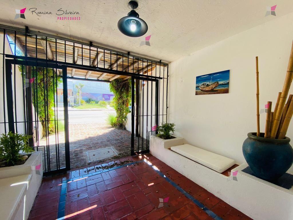 VENTA DE APARTAMENTO DE 3 DORMITORIOS EN LA BARRA PUNTA DEL