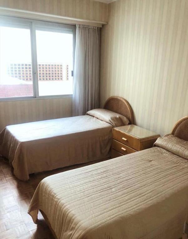 Alquiler apartamento 3 dormitorios Pocitos Rambla (muebles)
