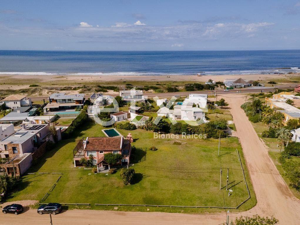 Venta Terreno Esquinero Playa Montoya...