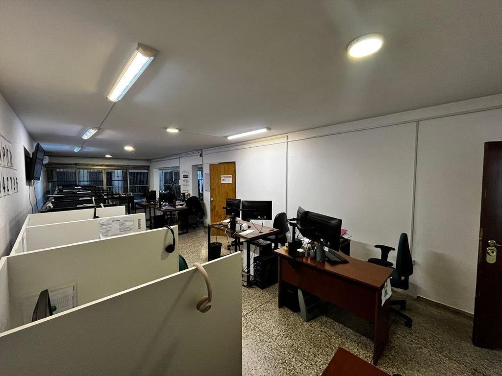 Ciudadela esq Parana, piso entero + patio, 200 m2, excelent