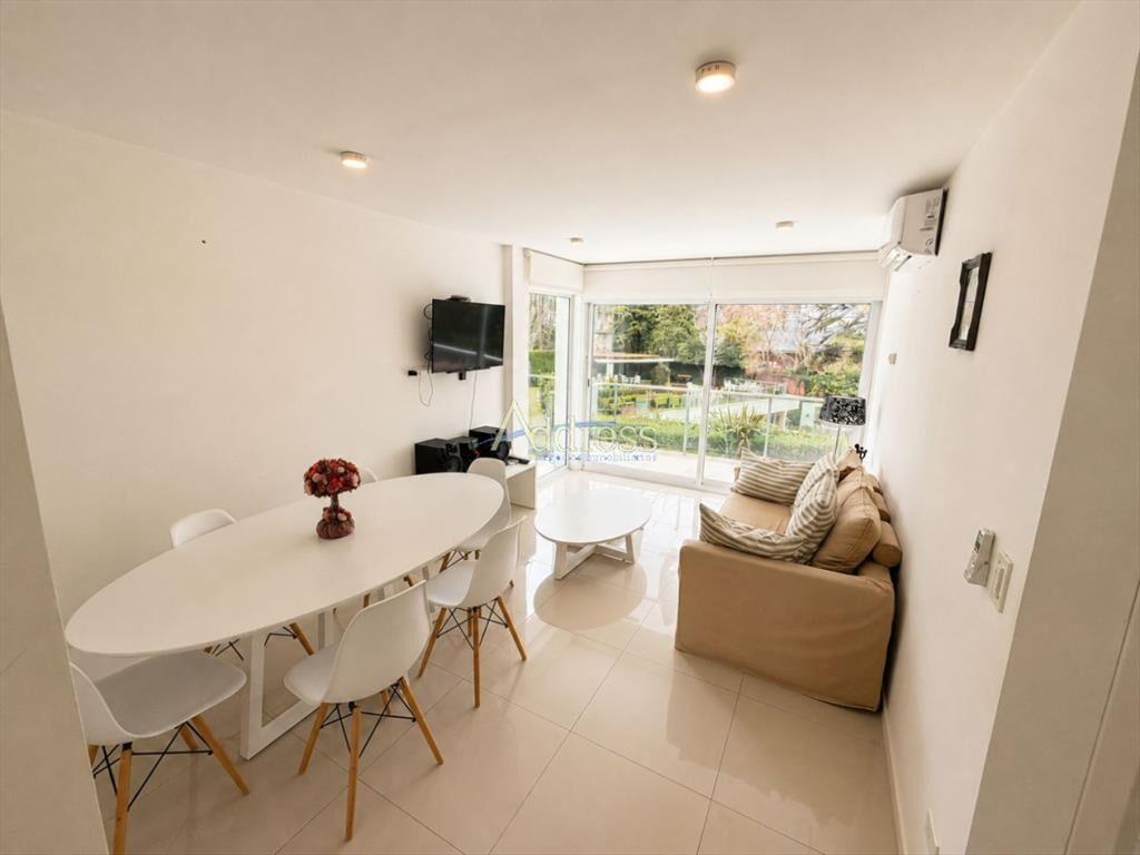 Departamento de 1 dormitorio en venta en complejo