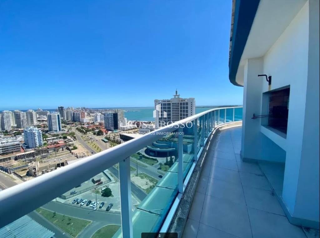 Apartamento Venta 3 dormitorios y dependencia del