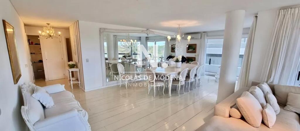 Departamento en venta en Arenas Blancas con vista