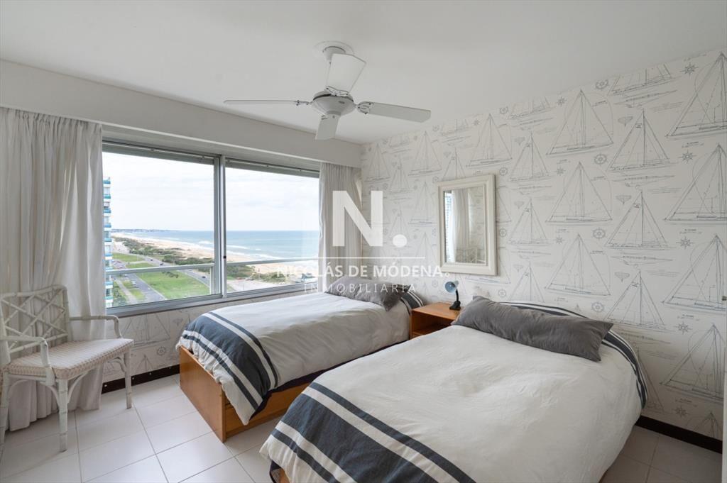 Apartamento en Venta de 3 dormitorios Frente al ,