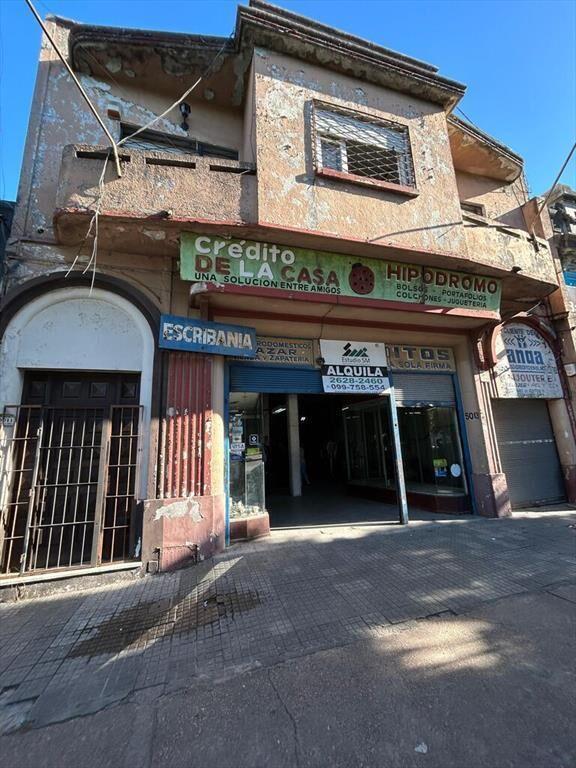venta gran padrón en maroñas sobre General Flores esquina J