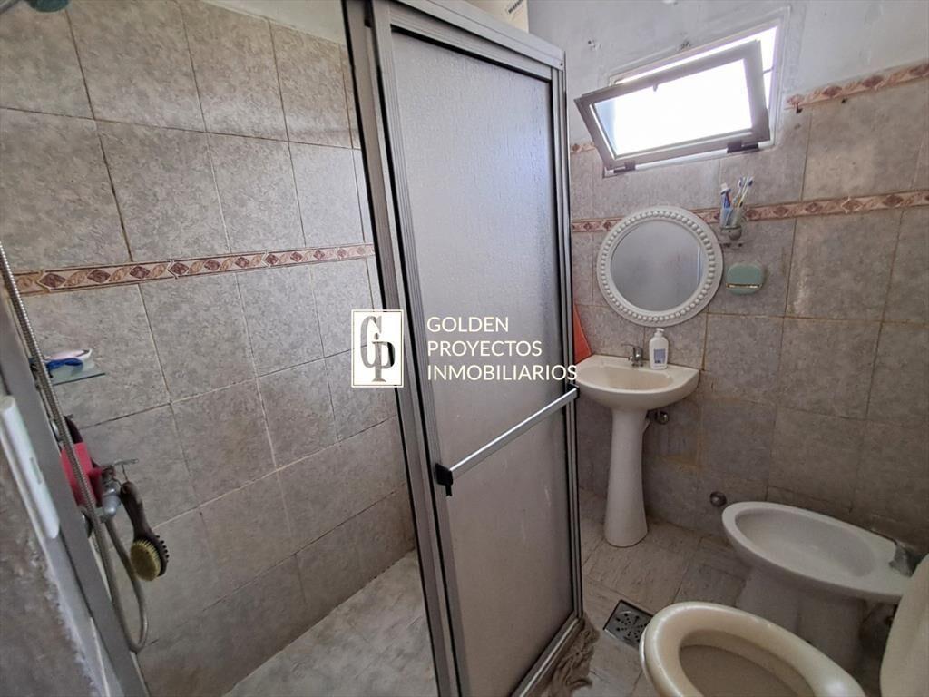 Casa en Venta Dos Dormitorios con Terreno y Cochera en Vill