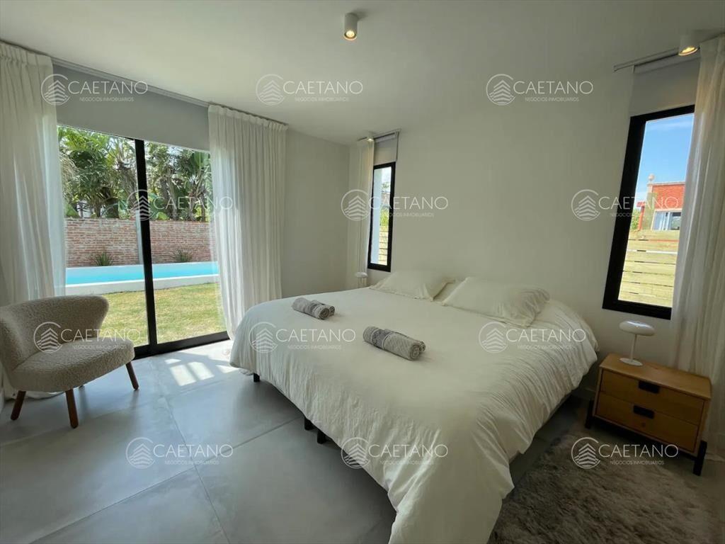 Alquiler temporal, casa 3 dormitorios en la barra.