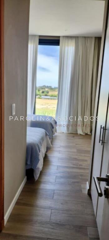 Casa en Venta de 4 Dormitorios en Pueblo Mio,