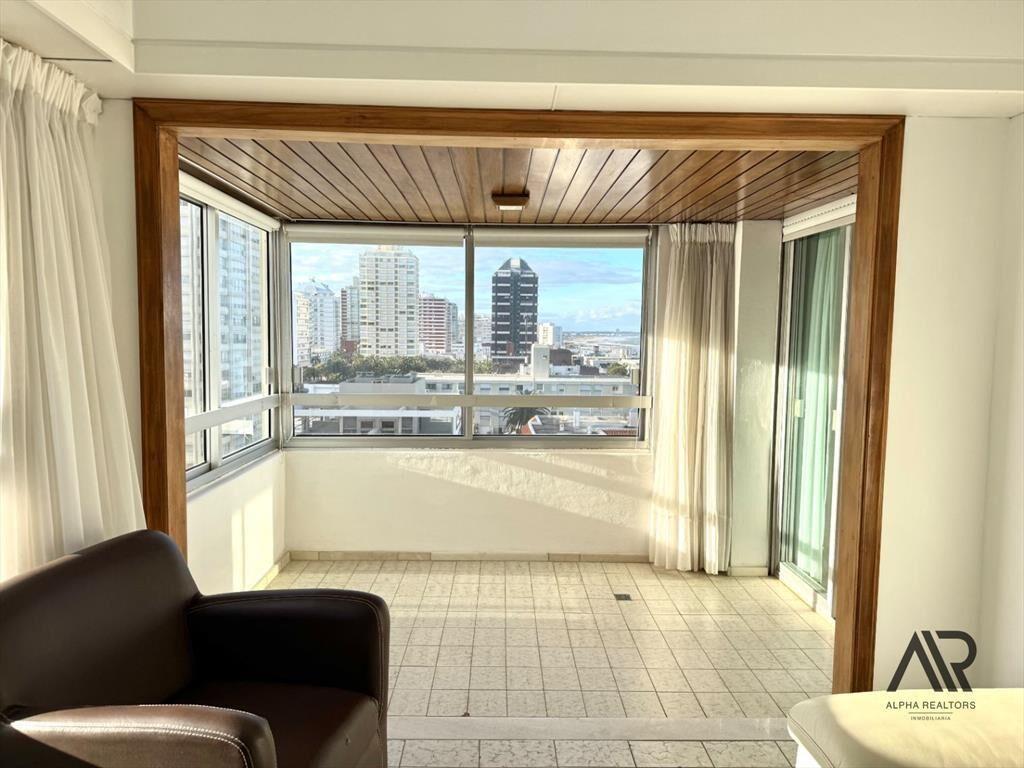 Apartamento en venta de 2 dormitorios c/ cochera en Pení...