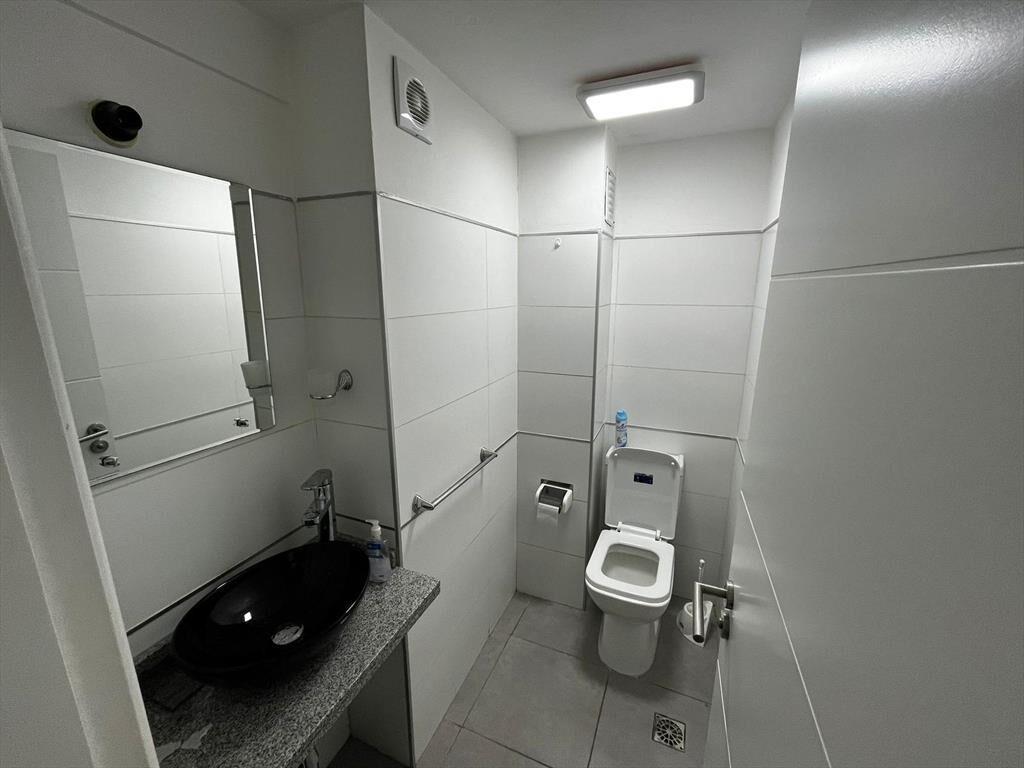 Imperdible oficina próximo a WTC, 30 m2, con renta!!
