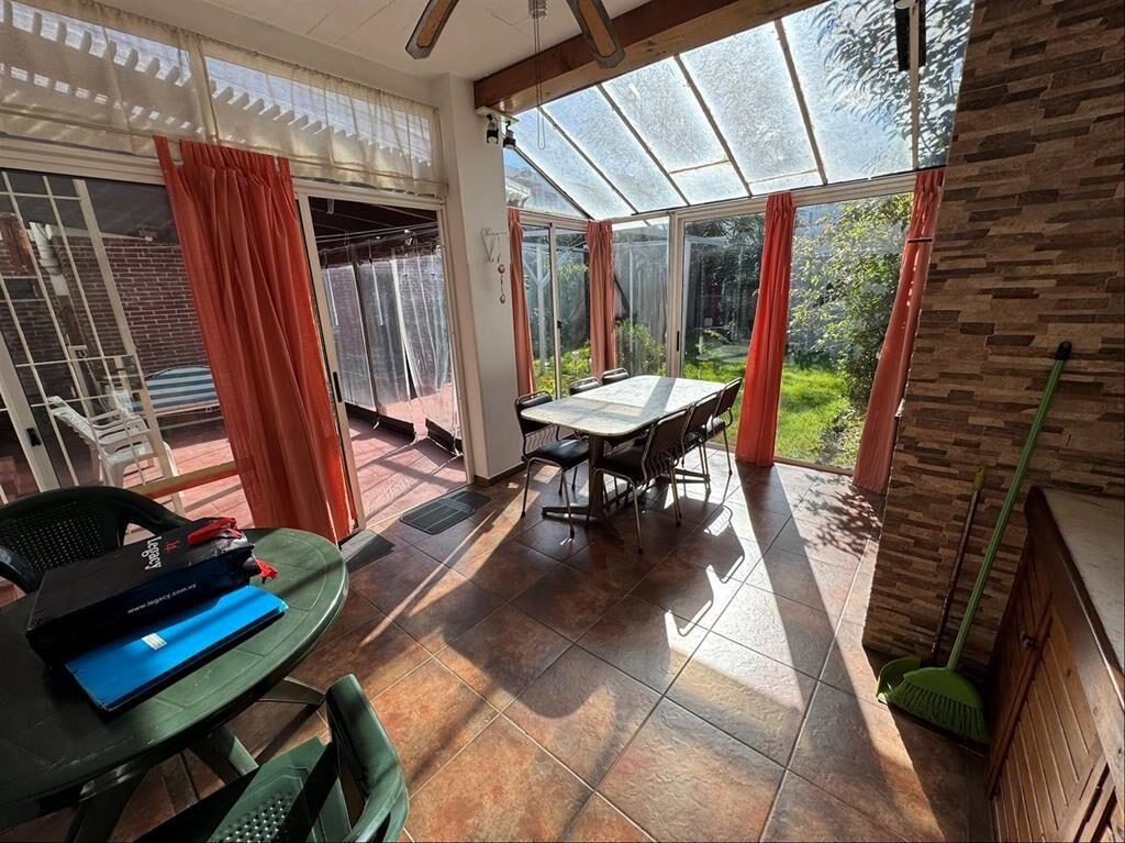 VENTA DE CASA MALVIN 3 DORMITORIOS UNA PLANTA GRAN FONDO