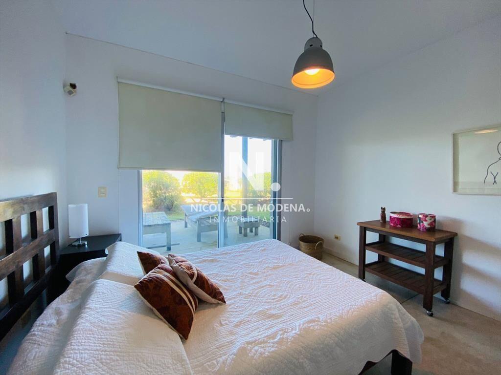 Casa en Venta 3 Suites y Dependencia en Barrio Privado Mana