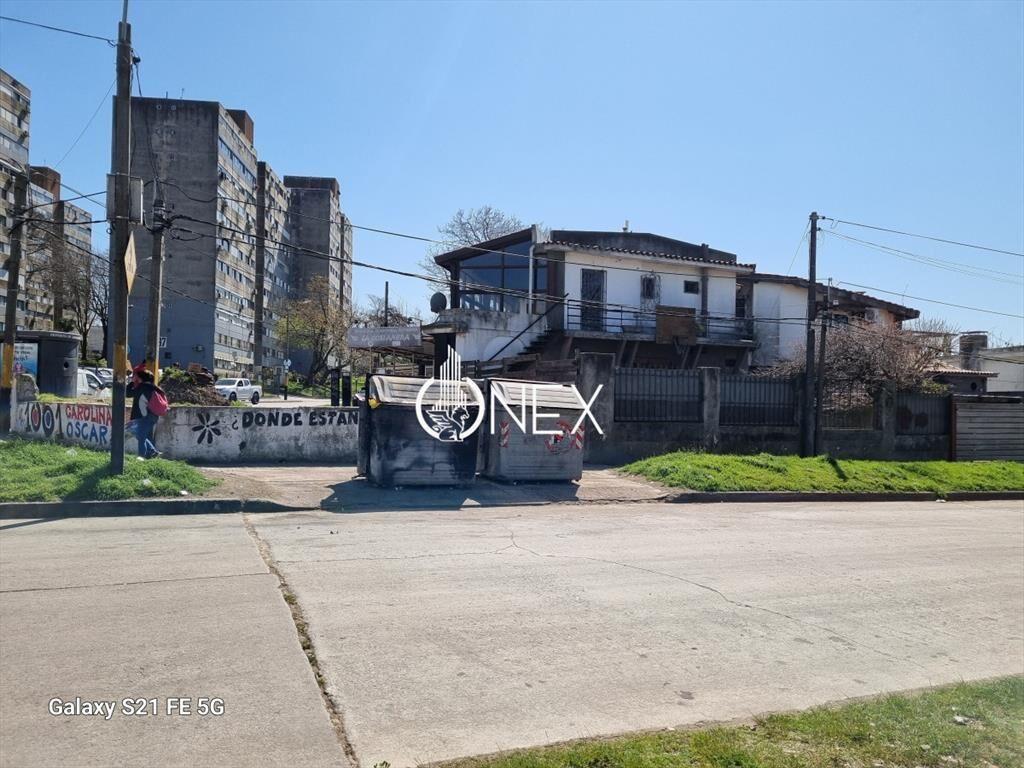 Se vende local comercial en Malvín norte.