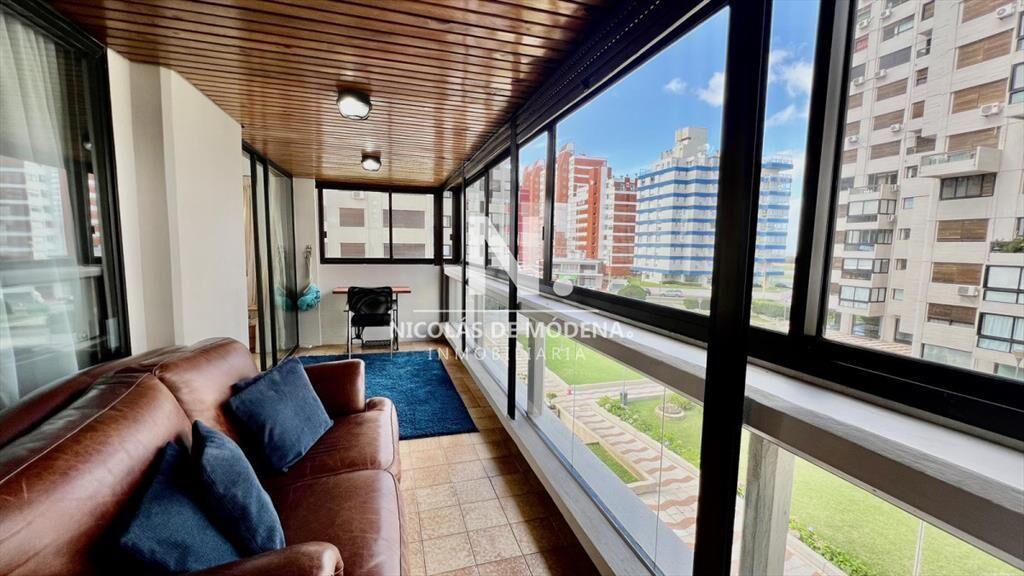 En venta apartamento en Brava de 2 dormitorios.