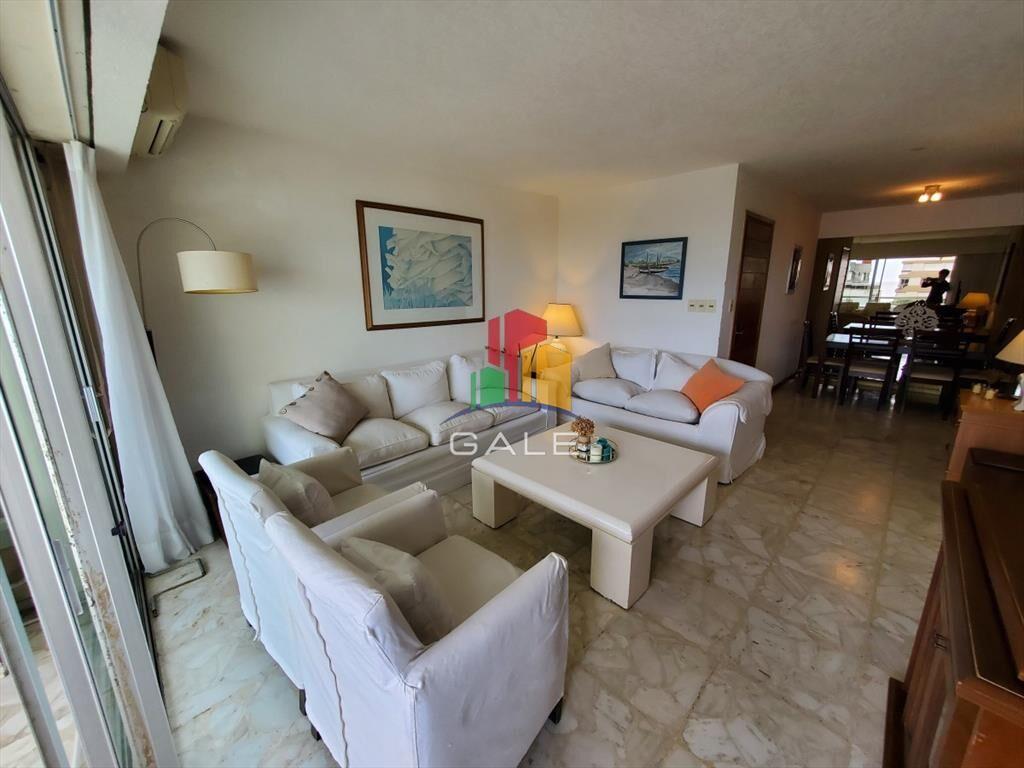 Alquiler de apartamento de 3 dormitorios en Punta del Este