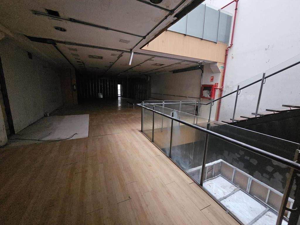18 de julio y Barrios Amorin, 9 mts de frente, 587 m2 !!