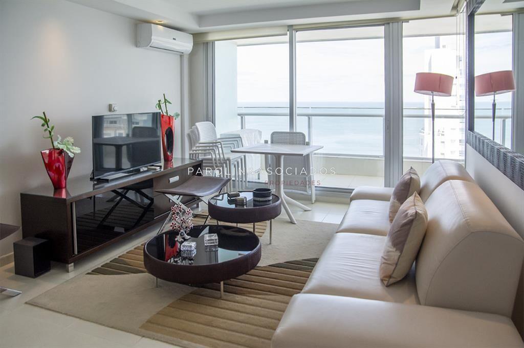 Vende apartamento de 2 dormitorios en suite en