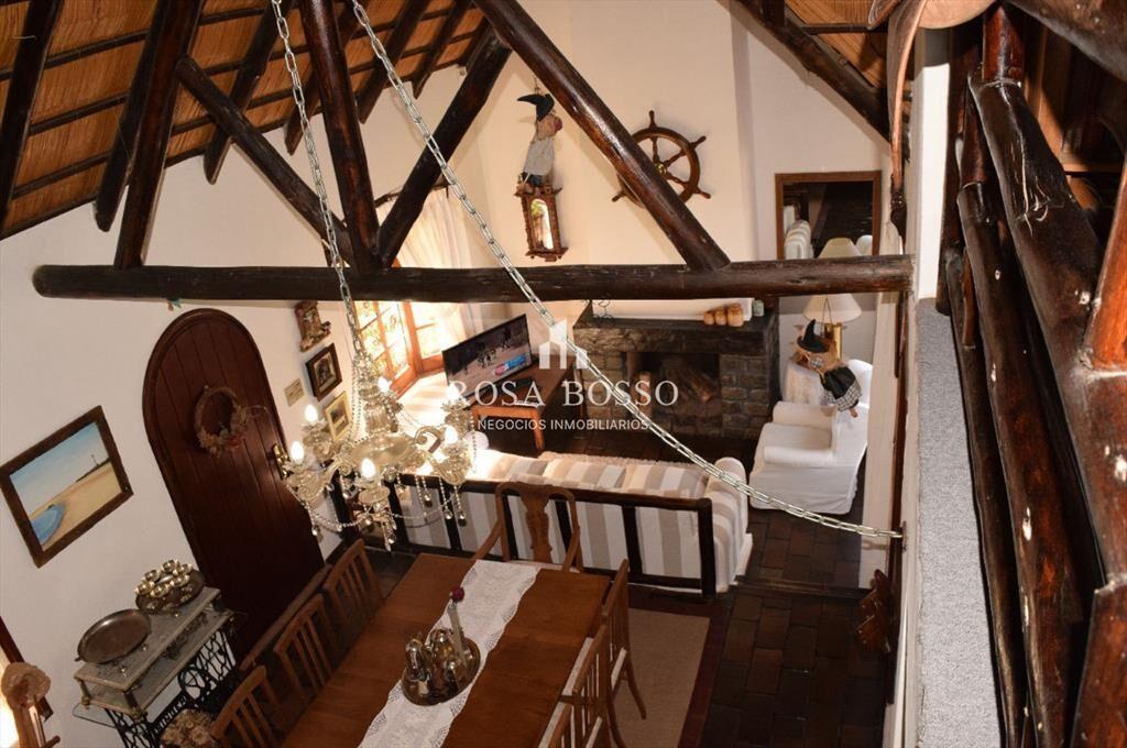 Casa en Pinares, 4 dormitorios *