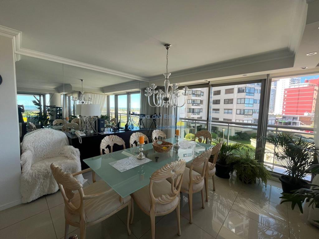 Apartamento en venta de 3 dormitorios en Punta ,