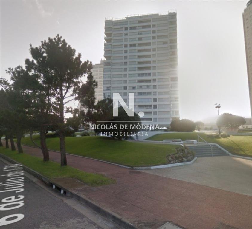 Vende apartamento de 2 dormitorios en lincon , ,