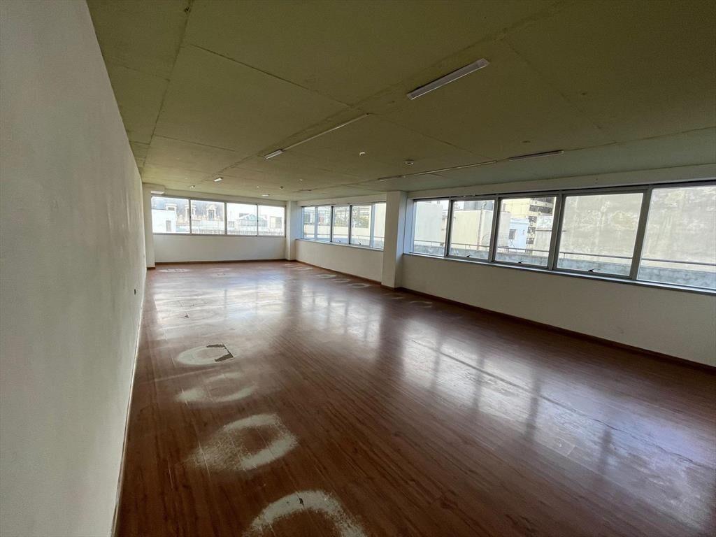Bartolome Mitre y 25 de Mayo, Oficina 100 m2 + 55m2 de terr
