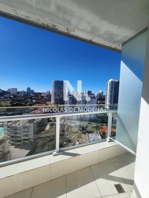 Vende apartamento de 3 dormitorios en Mansa- del