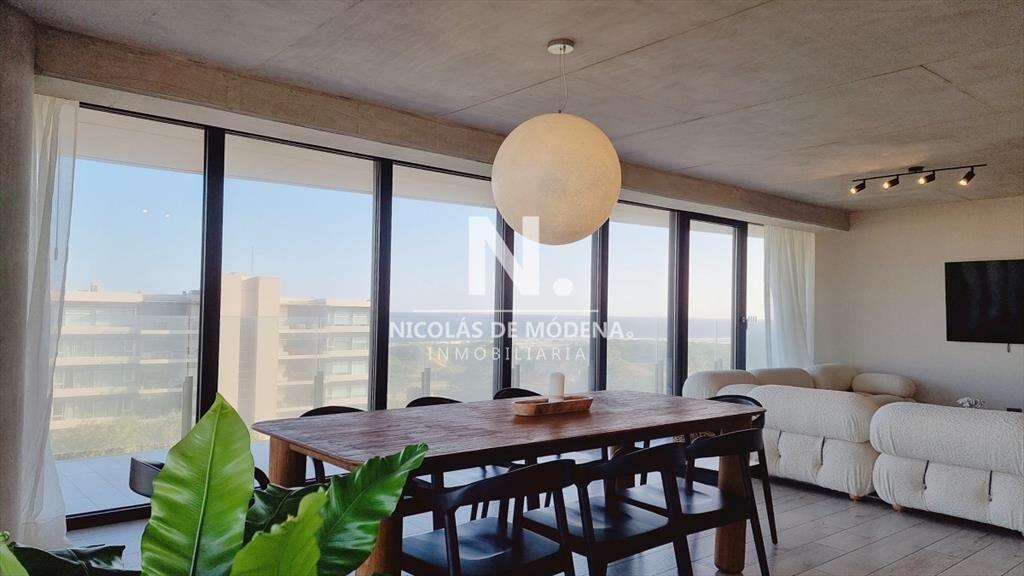 Apartamento piso bajo Surfside, 3 suites + den