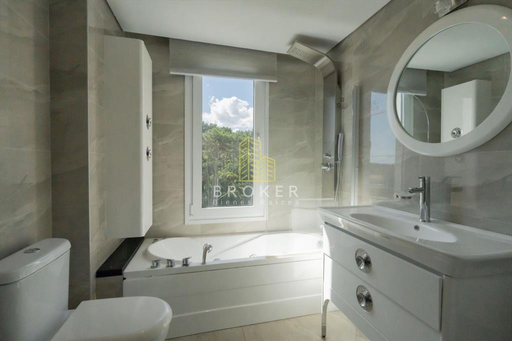 Apartamento en Venta 3 dormitorios con Vista al