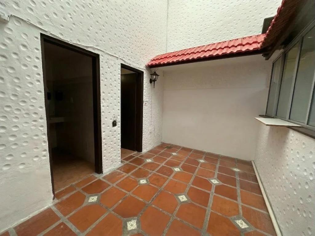Venta de casa de 6 dormitorios en Cordón