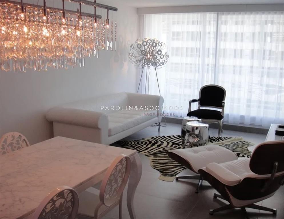 Apartamento en venta en torre Yoo, Punta del
