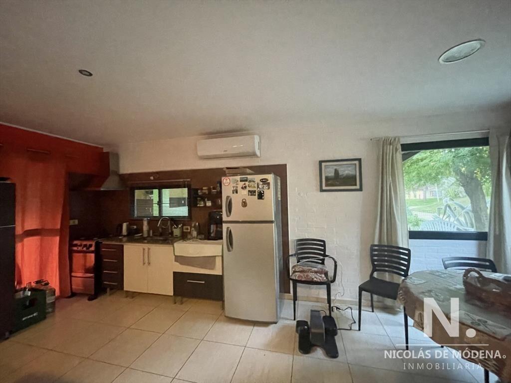 Venta Casa 3 dormitorios 2 baños - Propiedad horizontal -