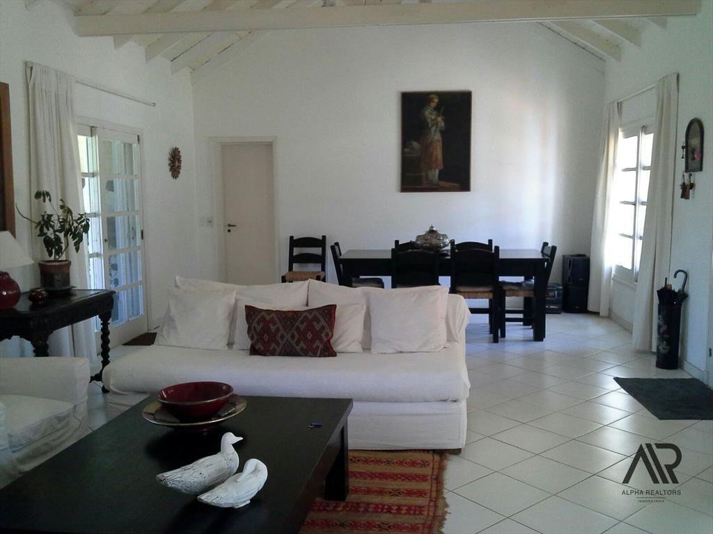 Hermosa Casa De 3 Dormitorios Más Dependencia En Alquile...