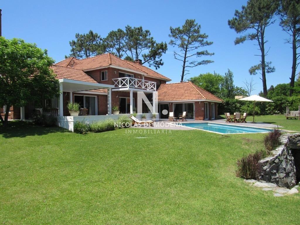 Espectacular Mansion en zona Golf, proxima al y a