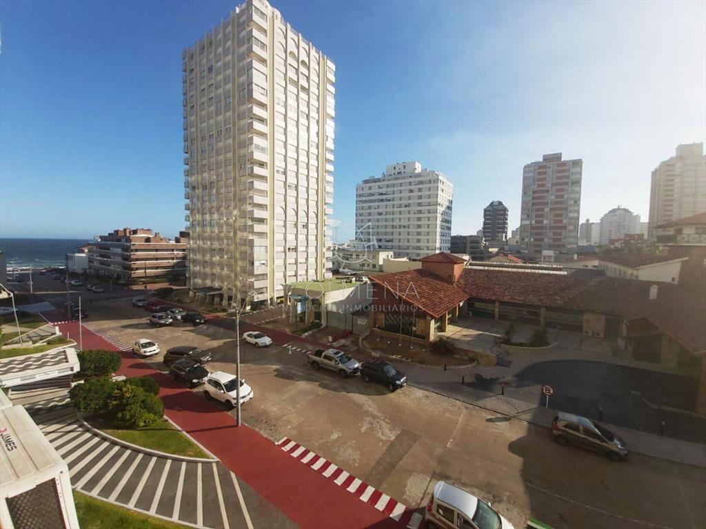 Apartamento en Venta en Peninsula - Punta del