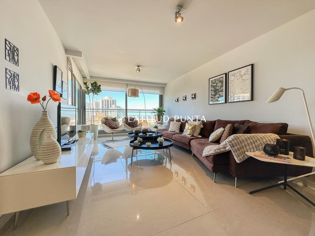 Apartamento en Brava, 2 dormitorios en suite más