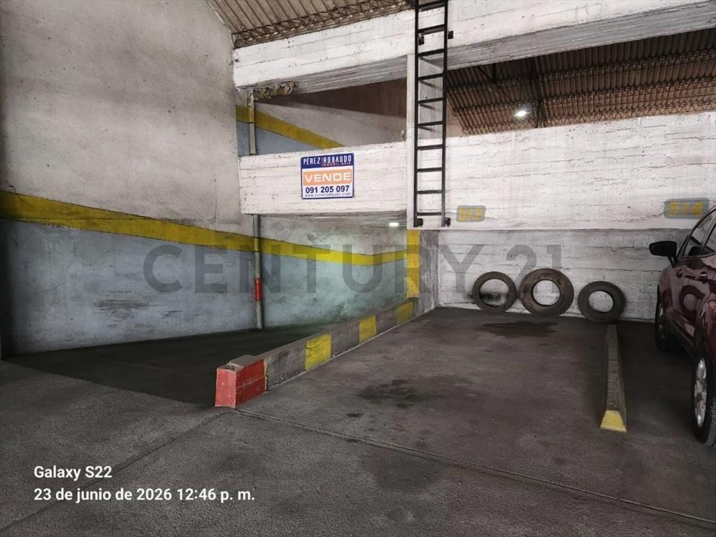 VENTA COCHERA, CENTRO ubicación estratégica y de alta Dem...