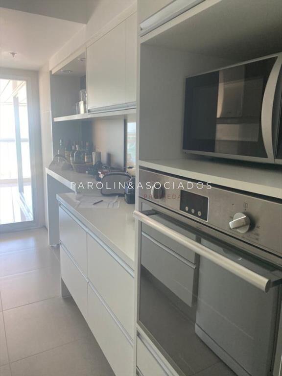 Apartamento de 3 dormitorios en venta en Miami