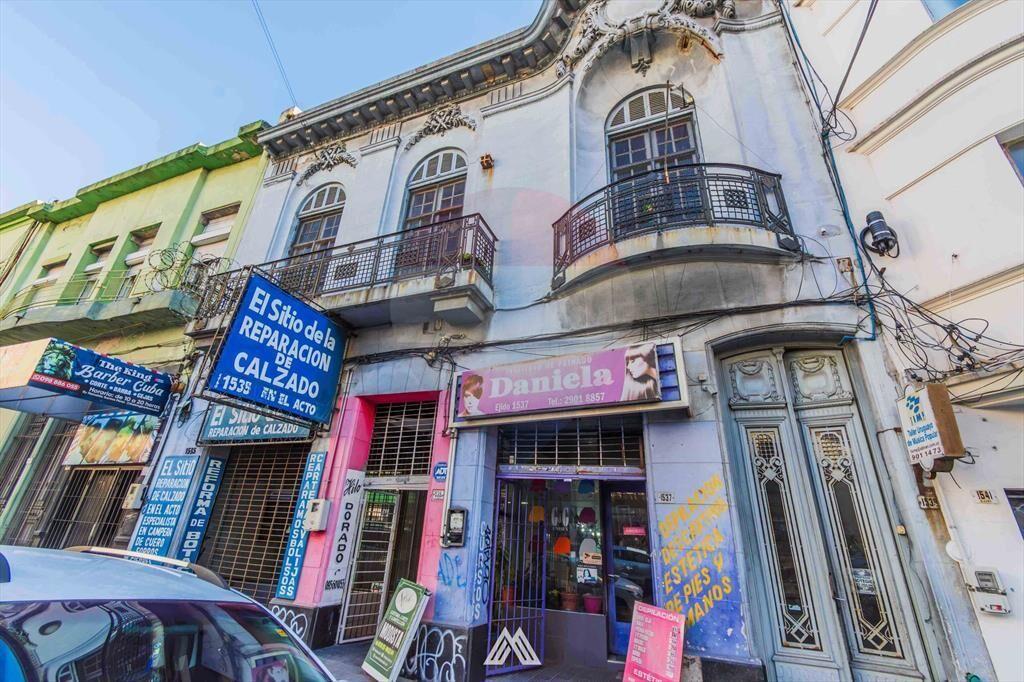 VENTA DE GRAN VIVIENDA + 3 LOCALES EN CENTRO