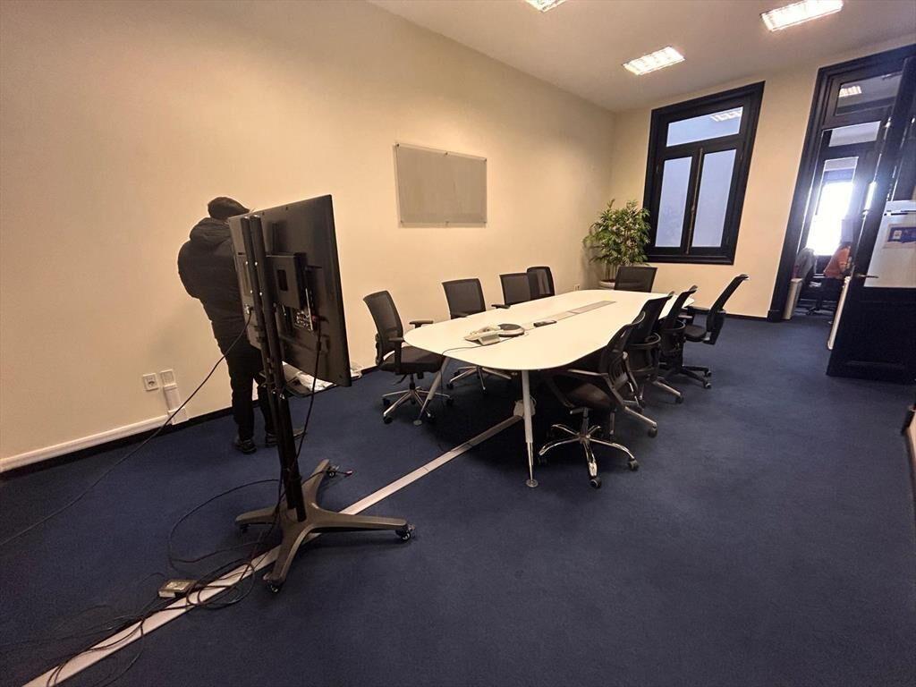 Oficina, Sarandi y Bartolomé Mitre, 400 m2, pronta para ent