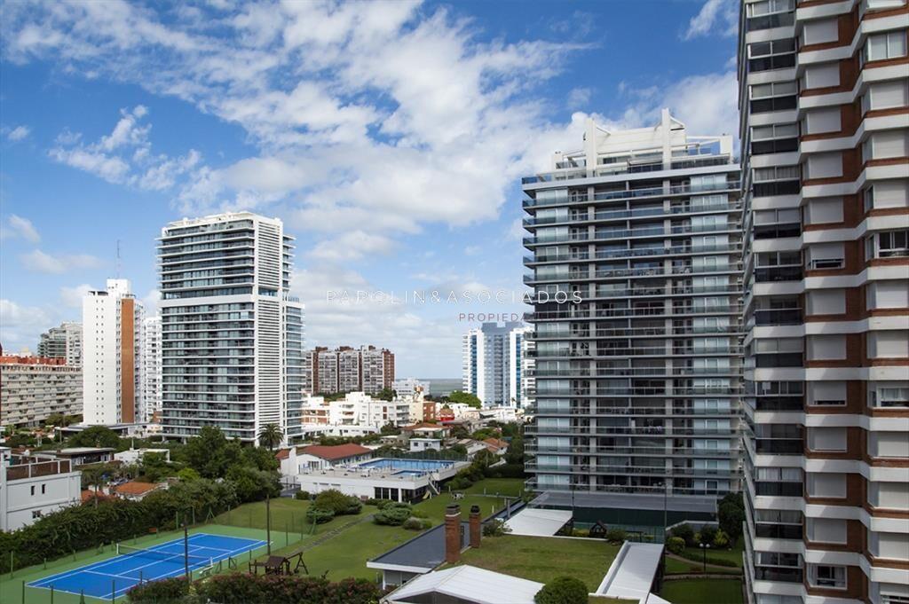 Apartamento en venta de 3 dormitorios en Forest Tower , Pun