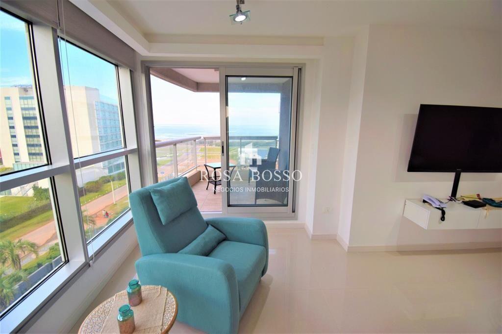 Excelente apartamento ubicado sobre la Brava!