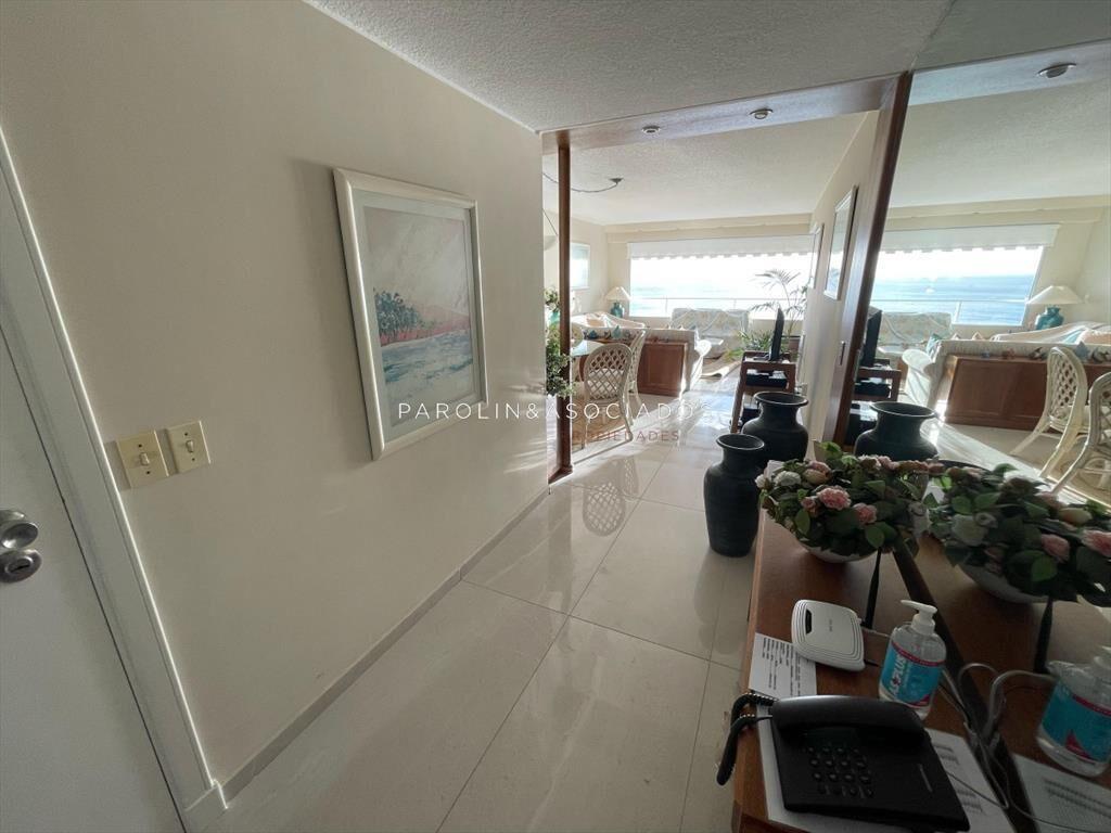 Apartamento en venta en primera línea de Mansa 2